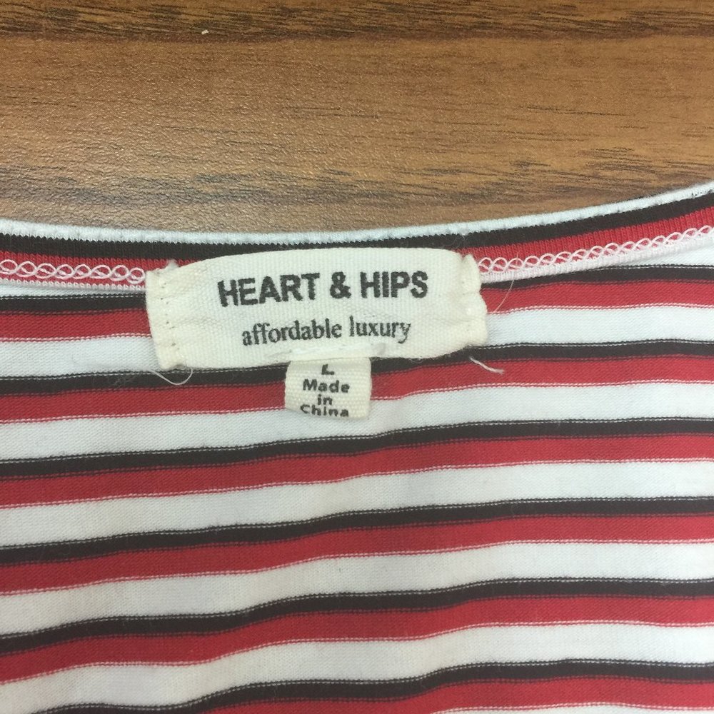 Striped Crop Top - Picture 2 of 3